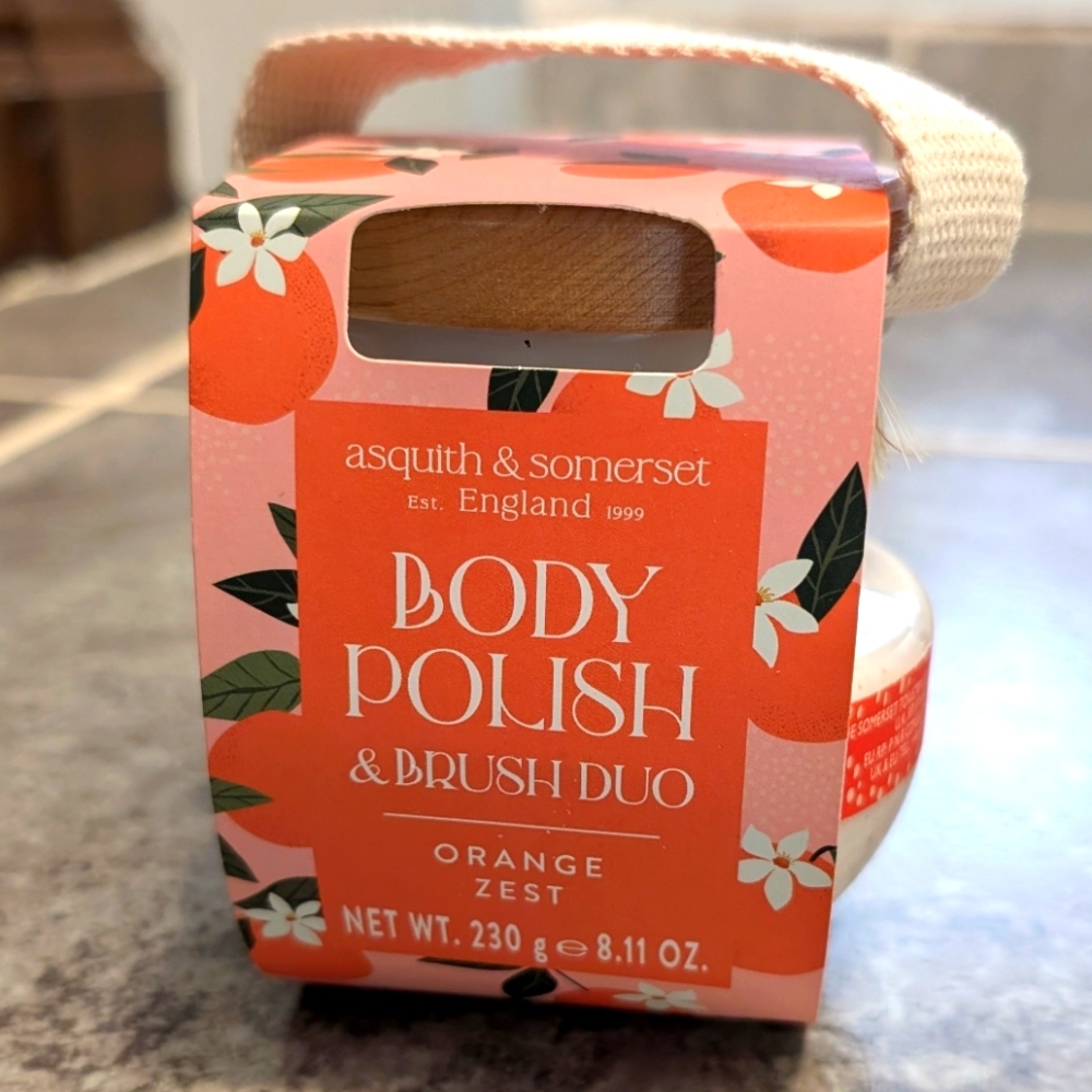 Body polish and brush set